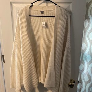 American Eagle cardigan. Size XL. White.